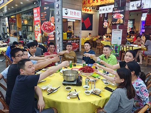 深國安銷售部晚餐聚會(huì)